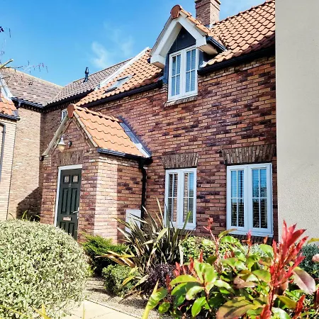 Puddleduck - Part Of The The Bay Village With Pool, Gym And Direct Access, Pub, Restaurant, Tennis And Meadows Walks *