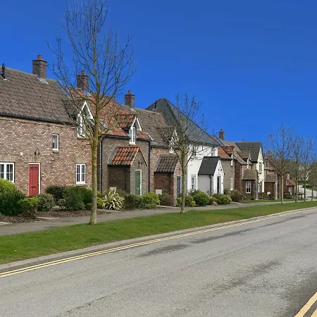 Puddleduck - Part Of The The Bay Village With Pool, Gym And Direct Access, Pub, Restaurant, Tennis And Meadows Walks * Filey