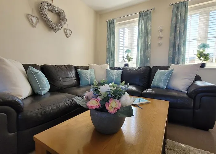 Puddleduck - Part Of The The Bay Village With Pool, Gym And Direct Access, Pub, Restaurant, Tennis And Meadows Walks Holiday home Filey