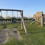 Puddleduck - Part Of The The Bay Village With Pool, Gym And Direct Access, Pub, Restaurant, Tennis And Meadows Walks Filey