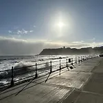 Puddleduck - Part Of The The Bay Village With Pool, Gym And Direct Access, Pub, Restaurant, Tennis And Meadows Walks Ferienhaus Filey
