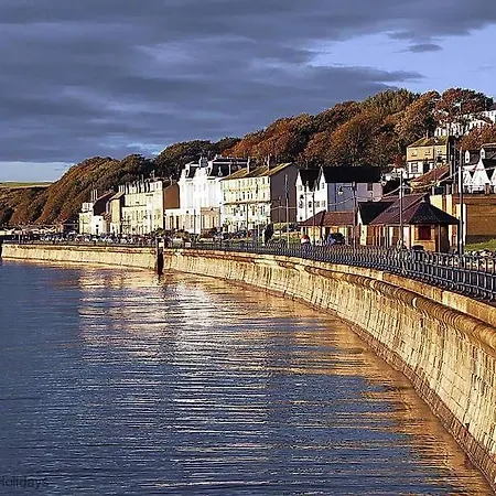 Puddleduck - Part Of The The Bay Village With Pool, Gym And Direct Access, Pub, Restaurant, Tennis And Meadows Walks Filey